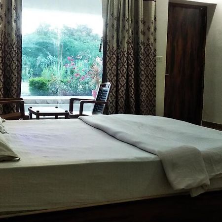 Hotel Radha Rani Mahal Khajurāho Esterno foto