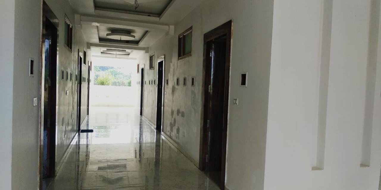 Hotel Radha Rani Mahal Khajurāho Esterno foto